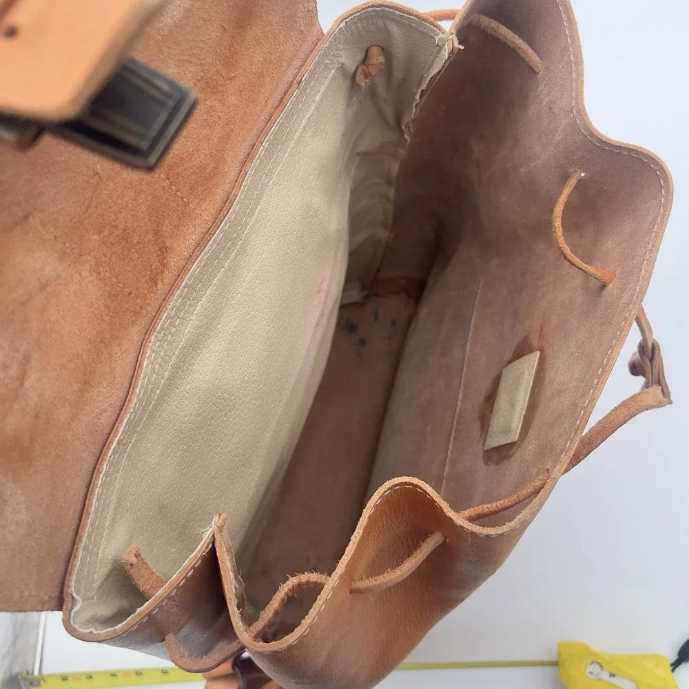 Brown Leather Hiking Backpack 15L Drawstring Buckle 2-Pocket Adjustable Straps